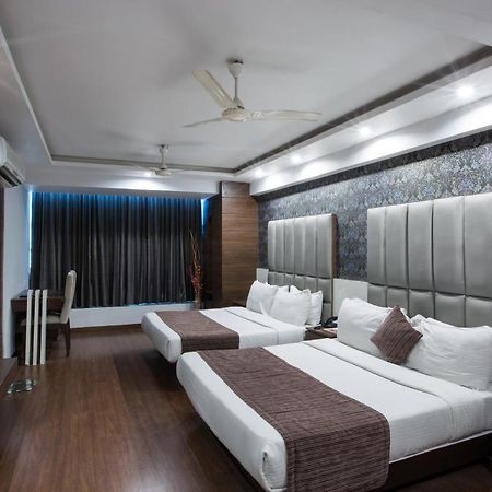 Hotel Narula'S Aurrum Amritsar Oda fotoğraf