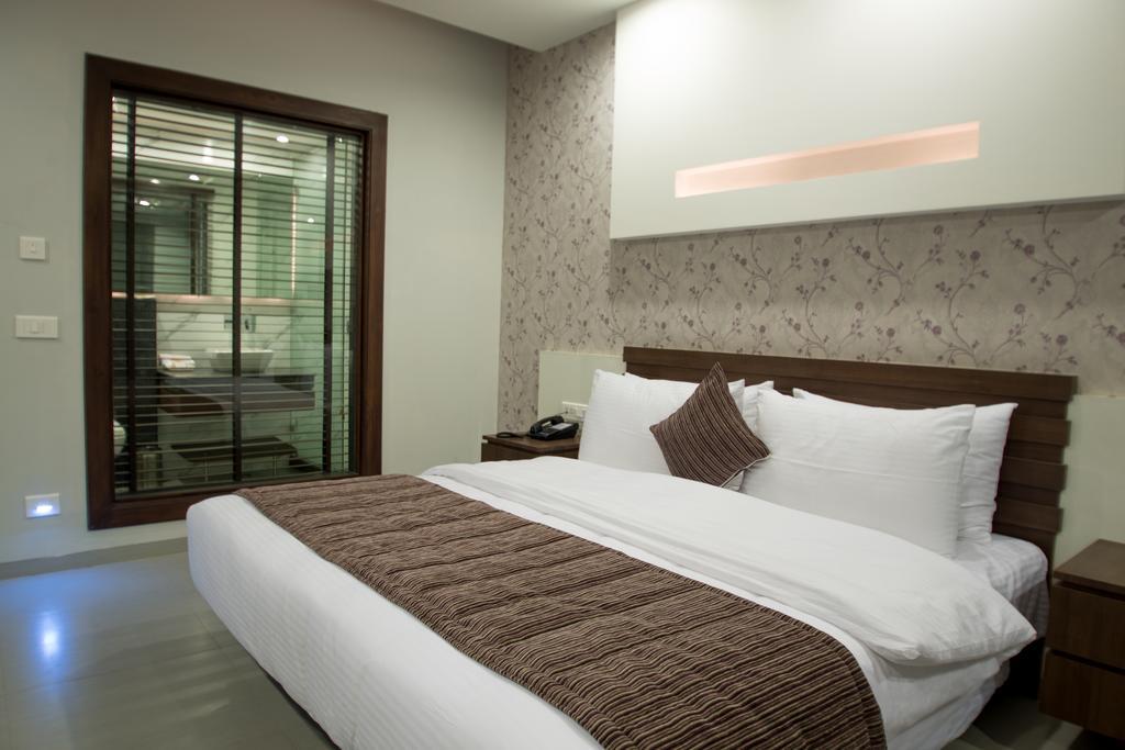 Hotel Narula'S Aurrum Amritsar Dış mekan fotoğraf