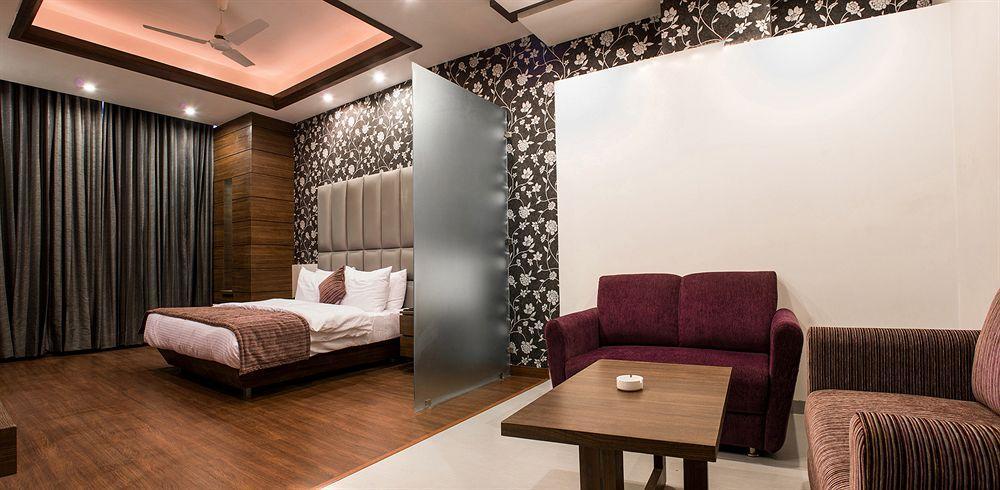 Hotel Narula'S Aurrum Amritsar Dış mekan fotoğraf