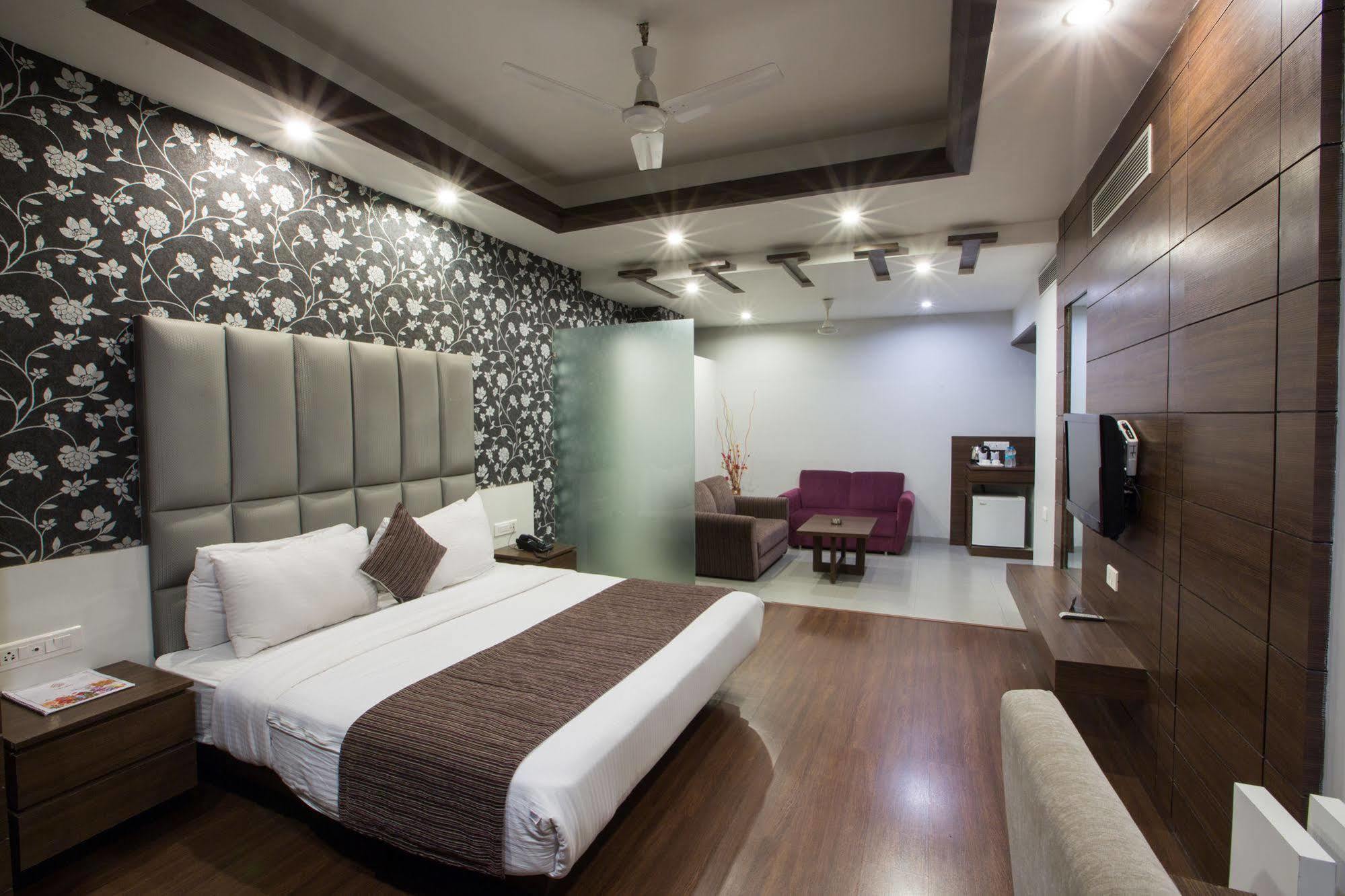 Hotel Narula'S Aurrum Amritsar Dış mekan fotoğraf