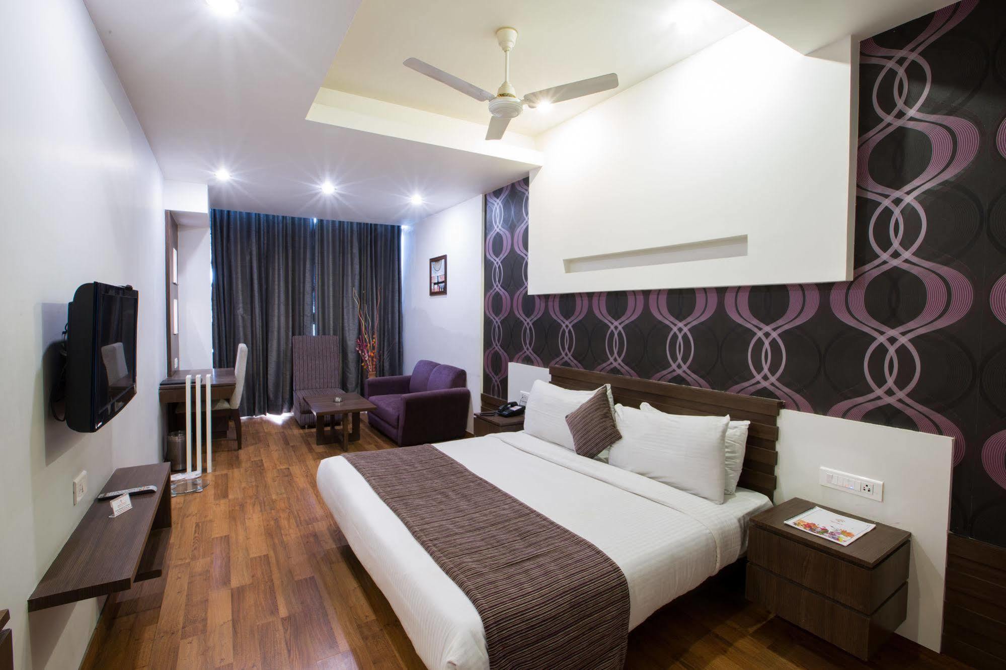 Hotel Narula'S Aurrum Amritsar Dış mekan fotoğraf