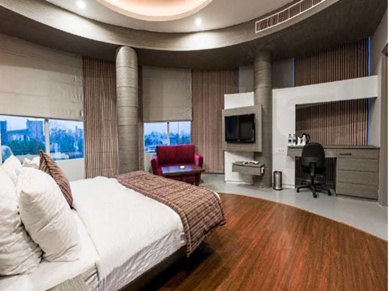 Hotel Narula'S Aurrum Amritsar Dış mekan fotoğraf