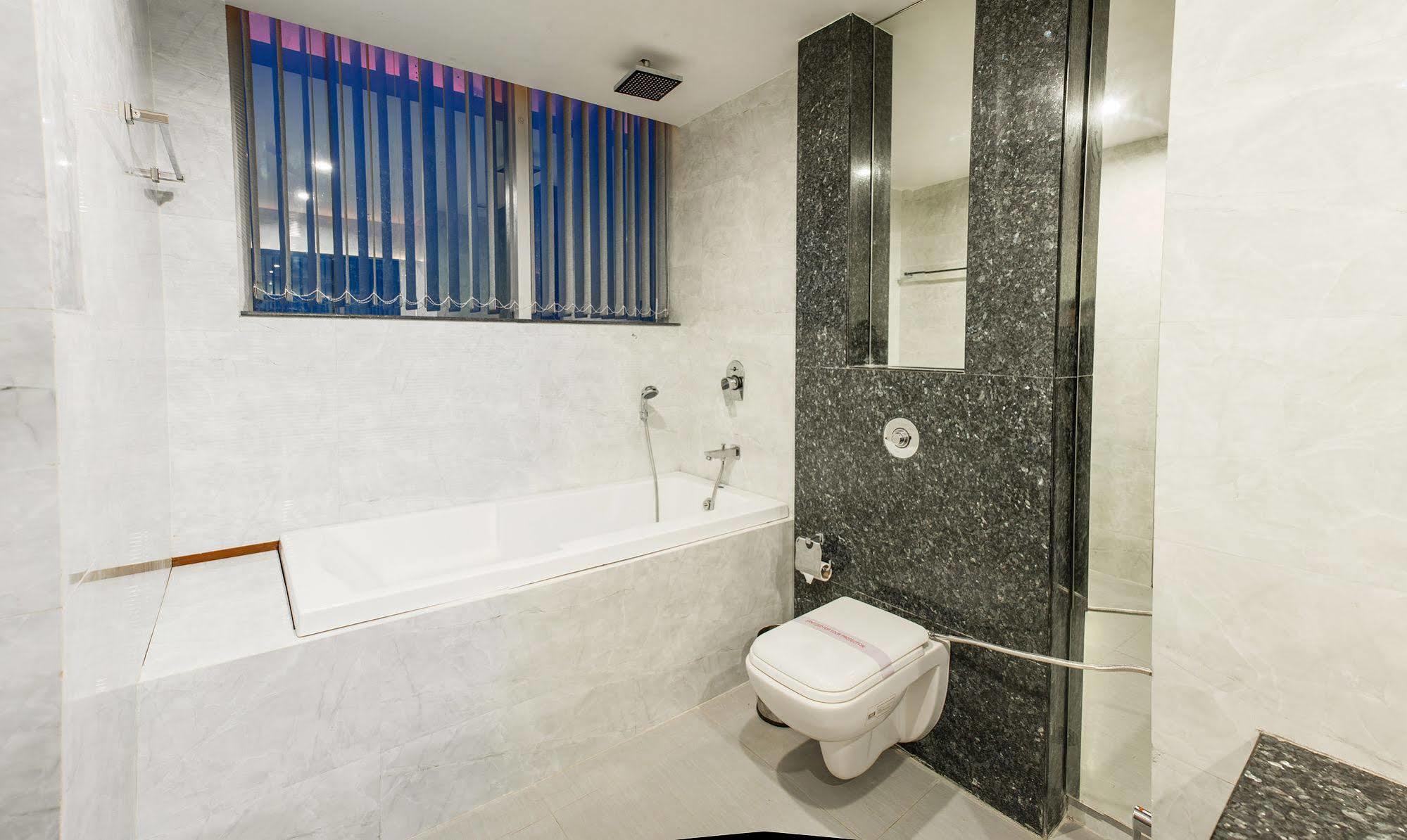 Hotel Narula'S Aurrum Amritsar Dış mekan fotoğraf