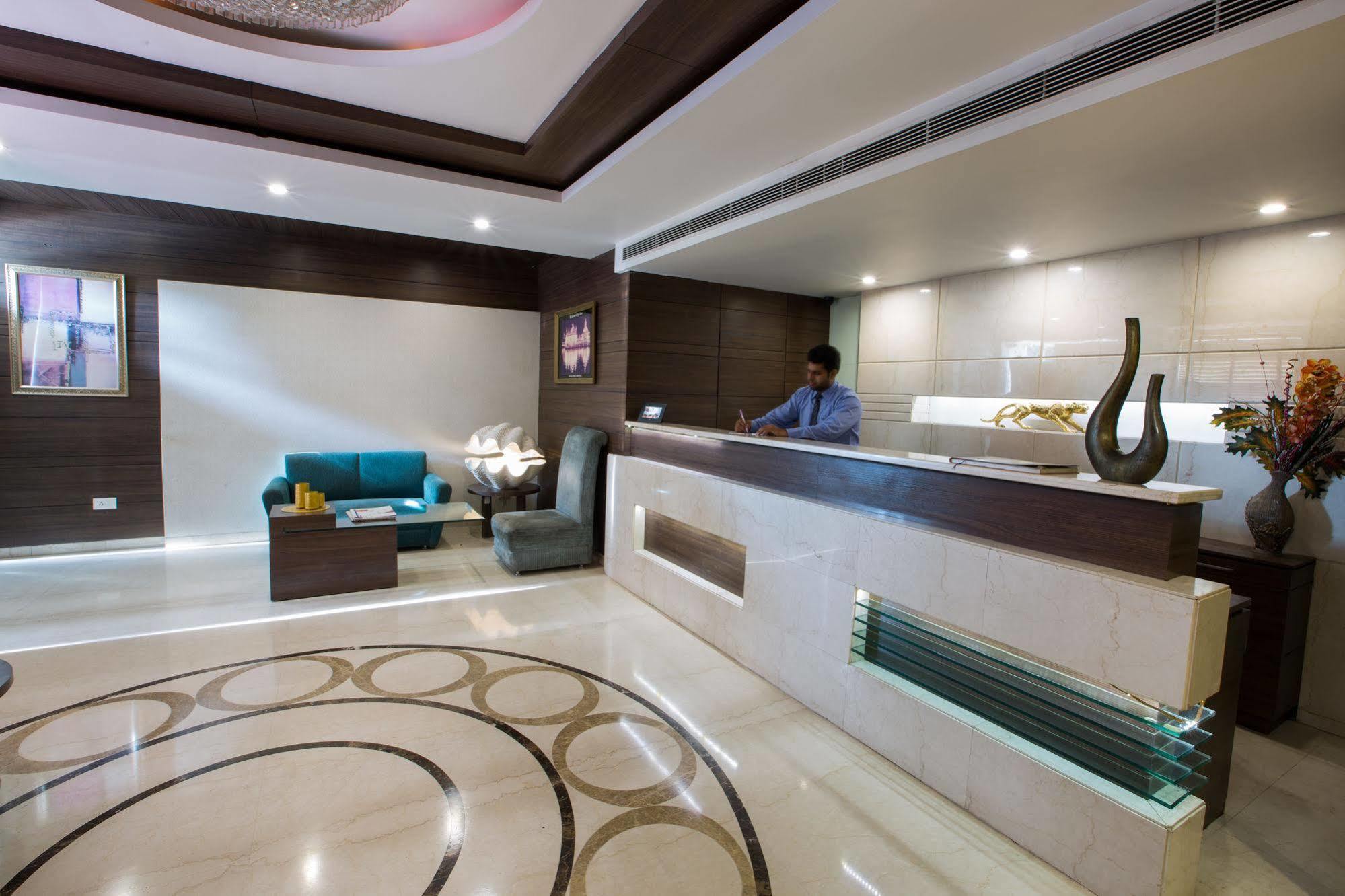 Hotel Narula'S Aurrum Amritsar Dış mekan fotoğraf