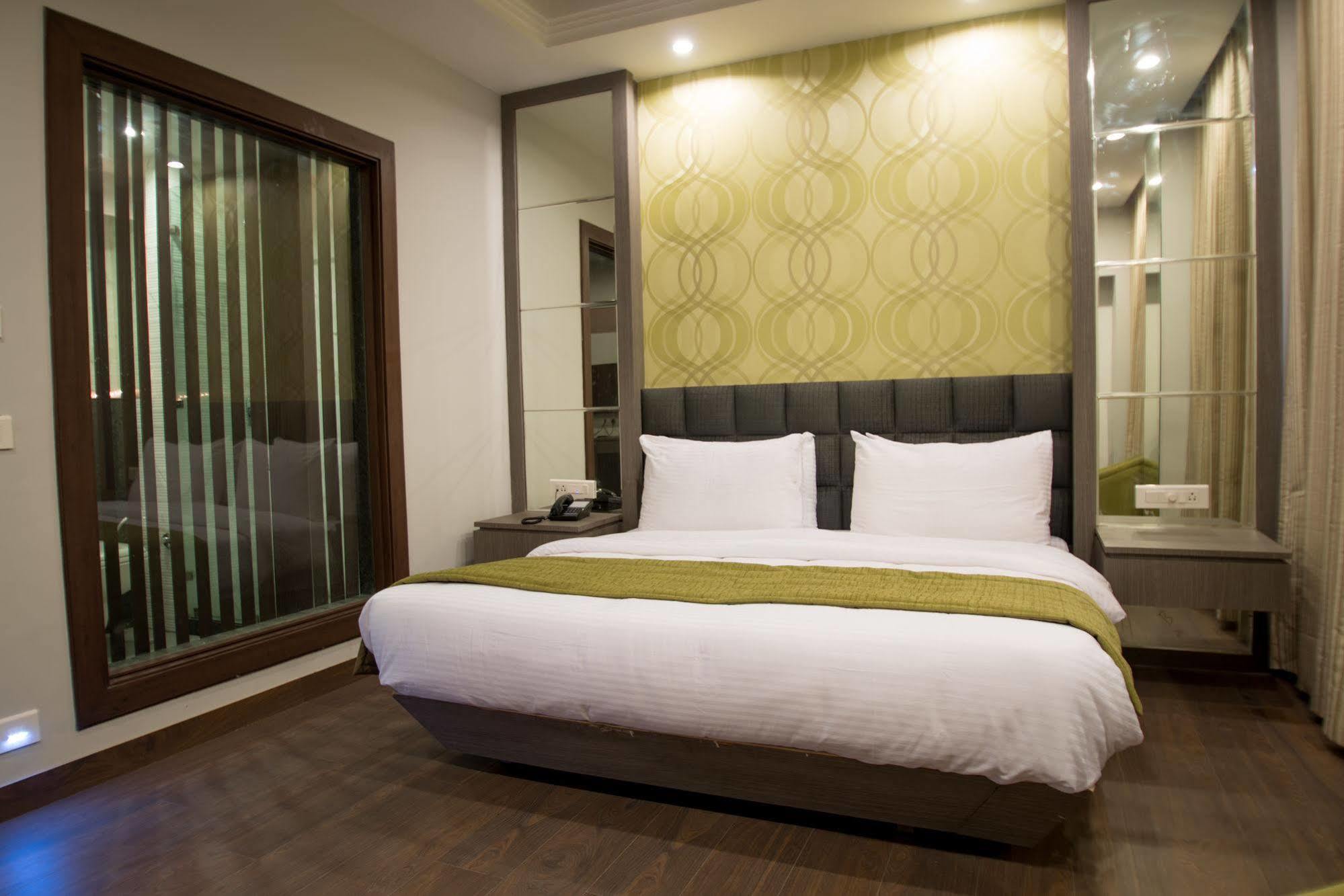 Hotel Narula'S Aurrum Amritsar Dış mekan fotoğraf